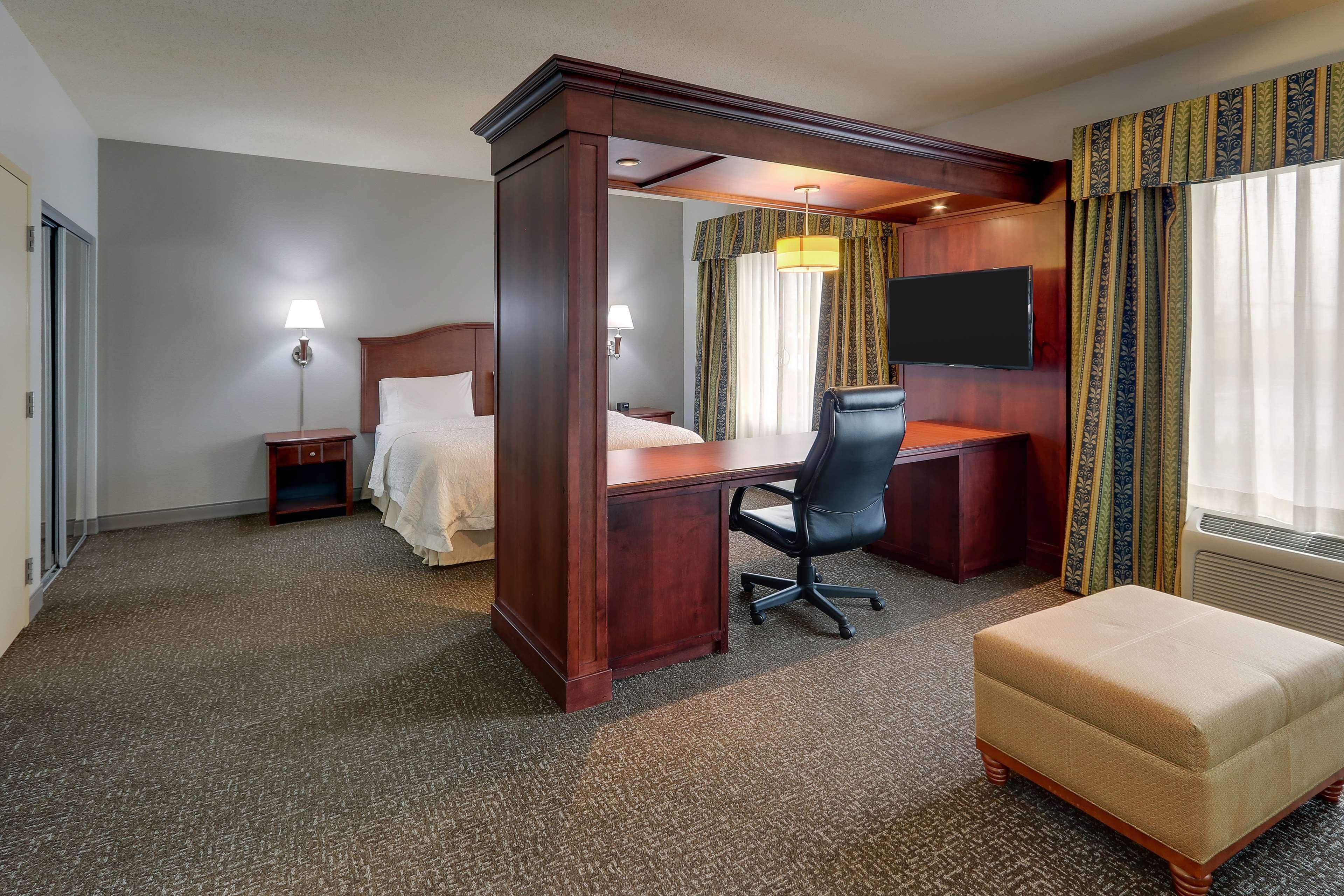 Hampton Inn & Suites Indianapolis-Airport Экстерьер фото