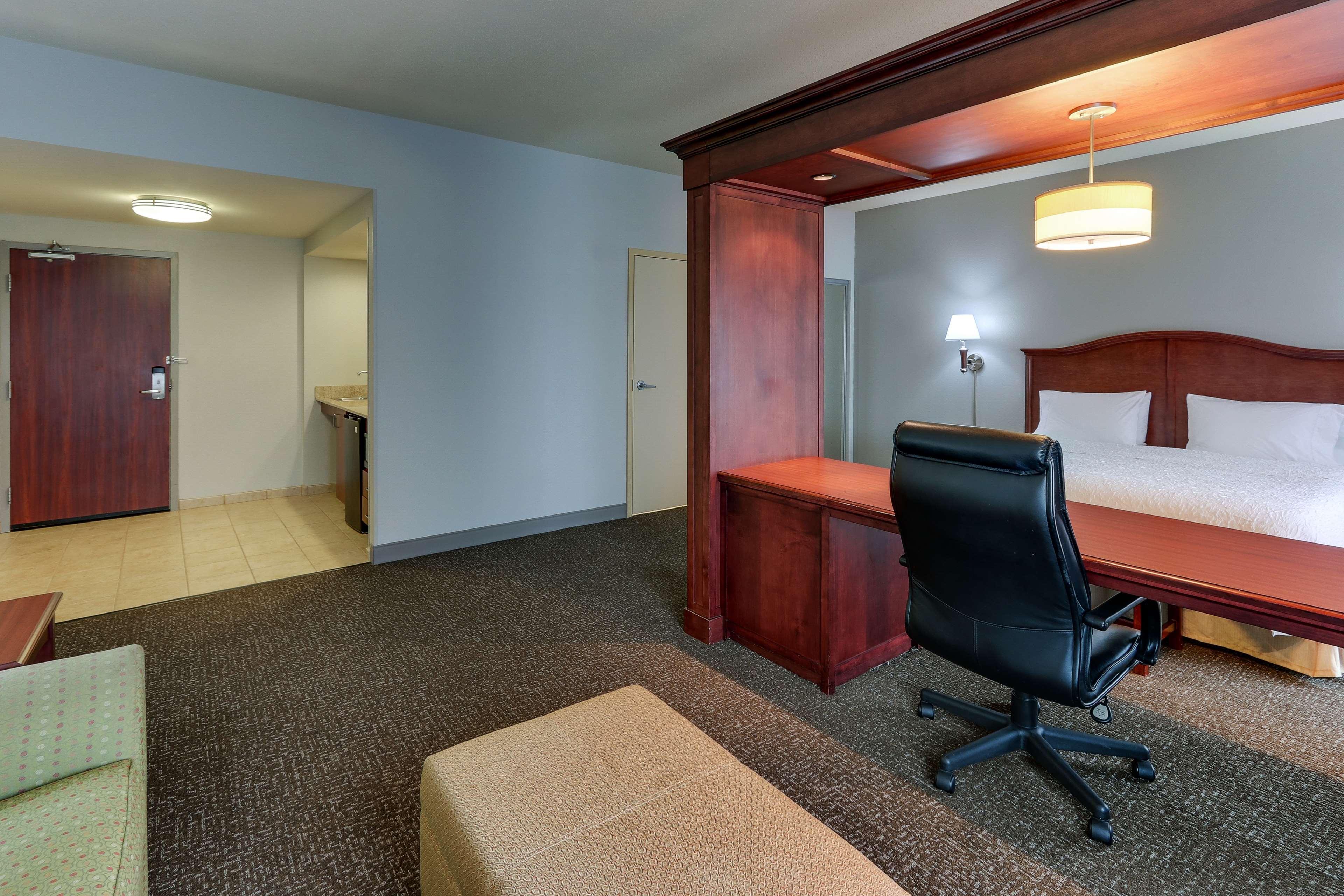 Hampton Inn & Suites Indianapolis-Airport Экстерьер фото