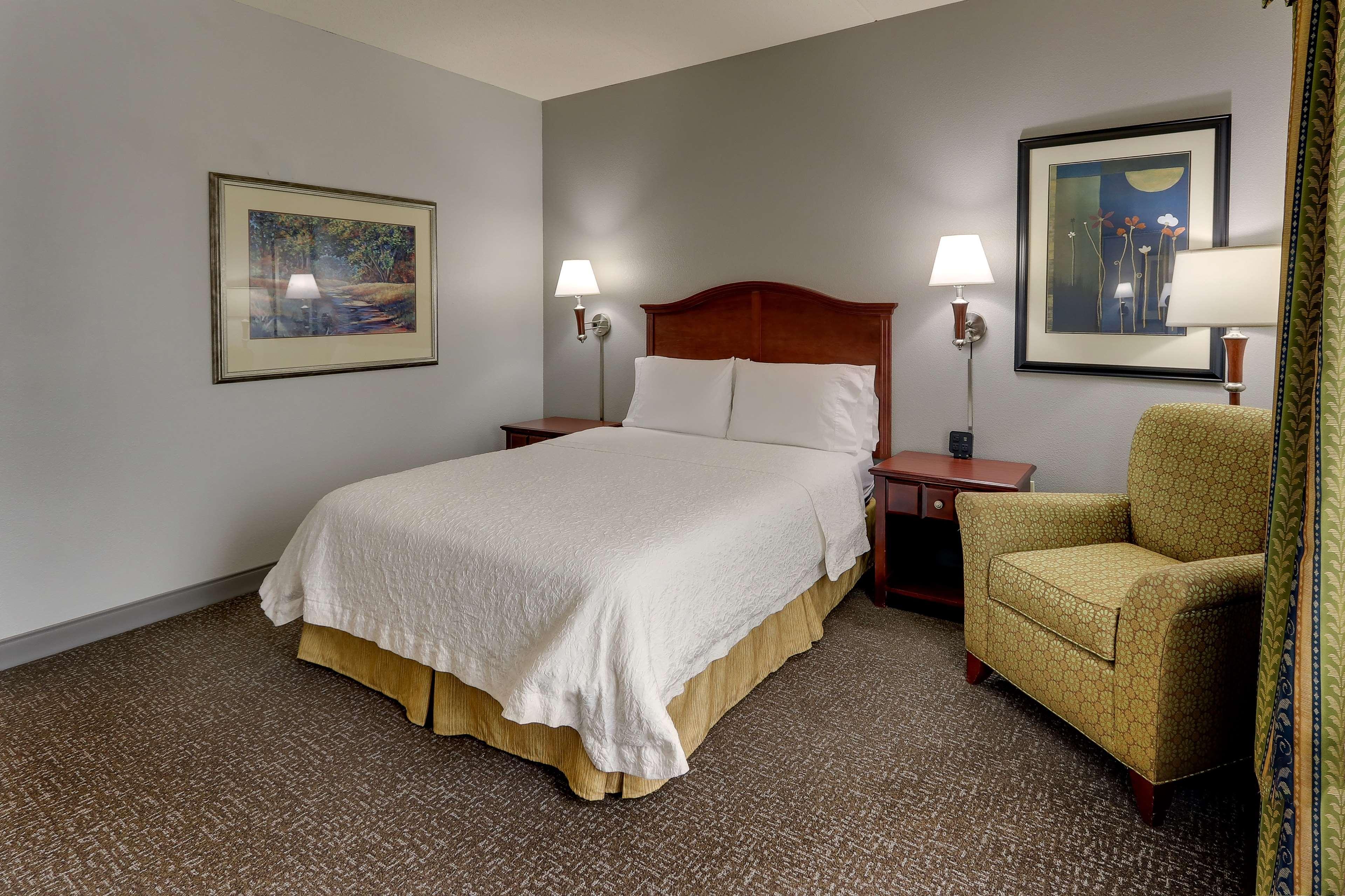 Hampton Inn & Suites Indianapolis-Airport Экстерьер фото