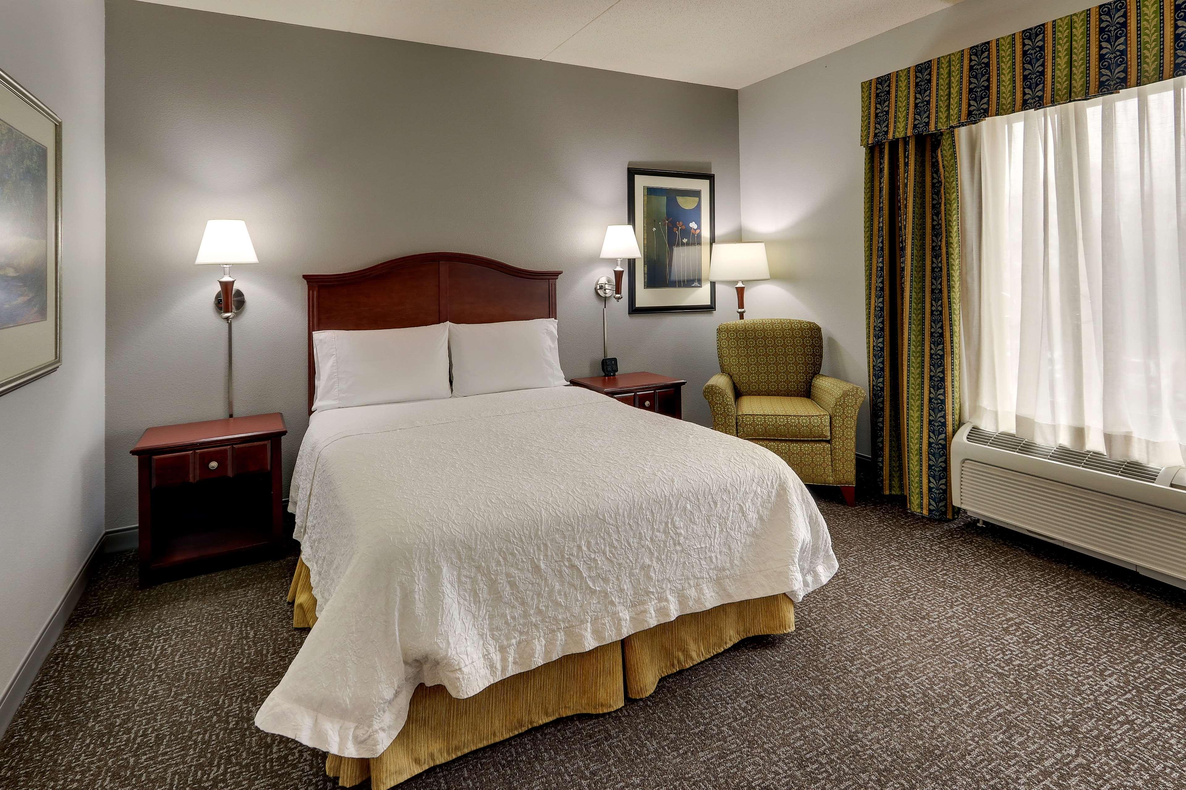 Hampton Inn & Suites Indianapolis-Airport Экстерьер фото