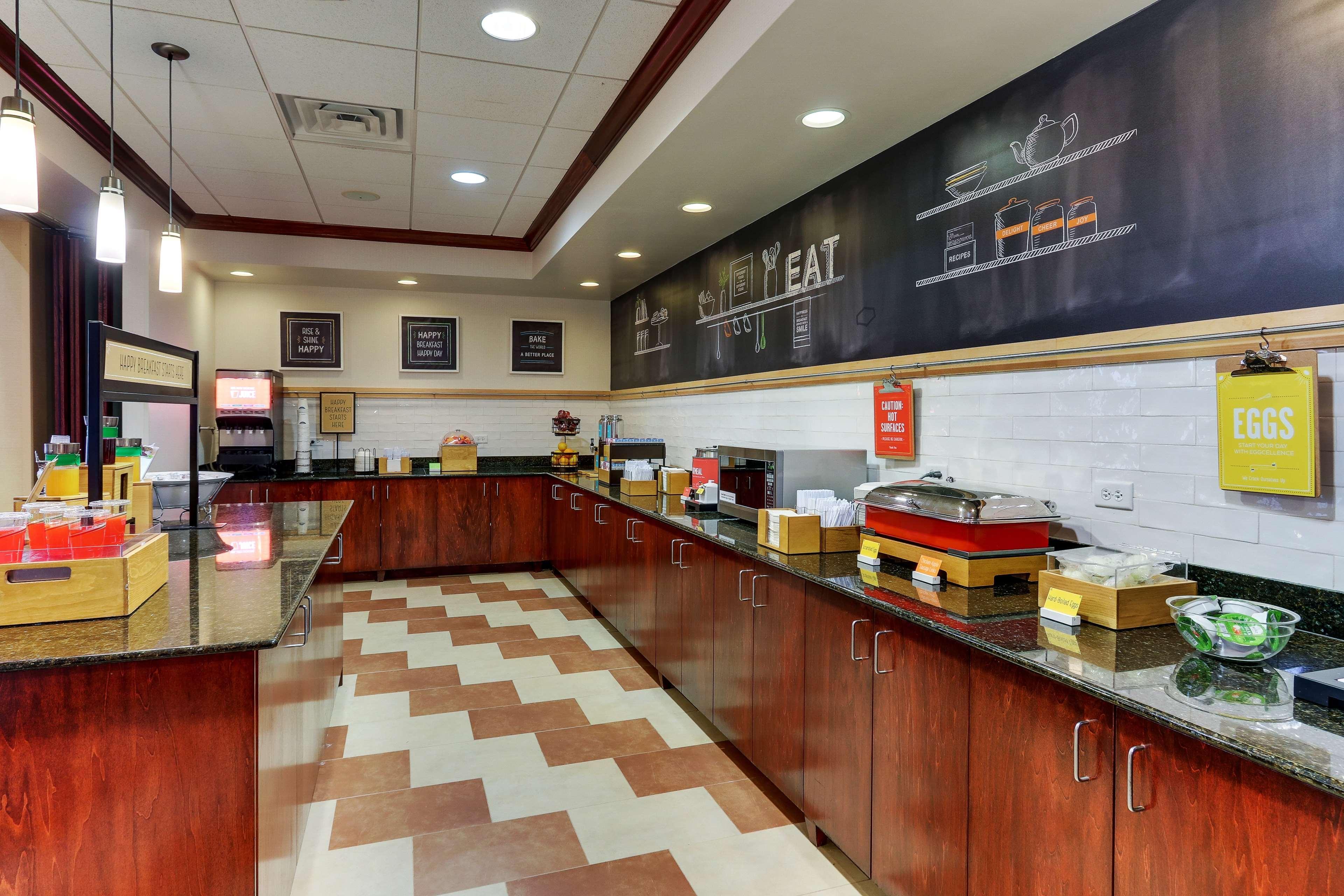 Hampton Inn & Suites Indianapolis-Airport Экстерьер фото
