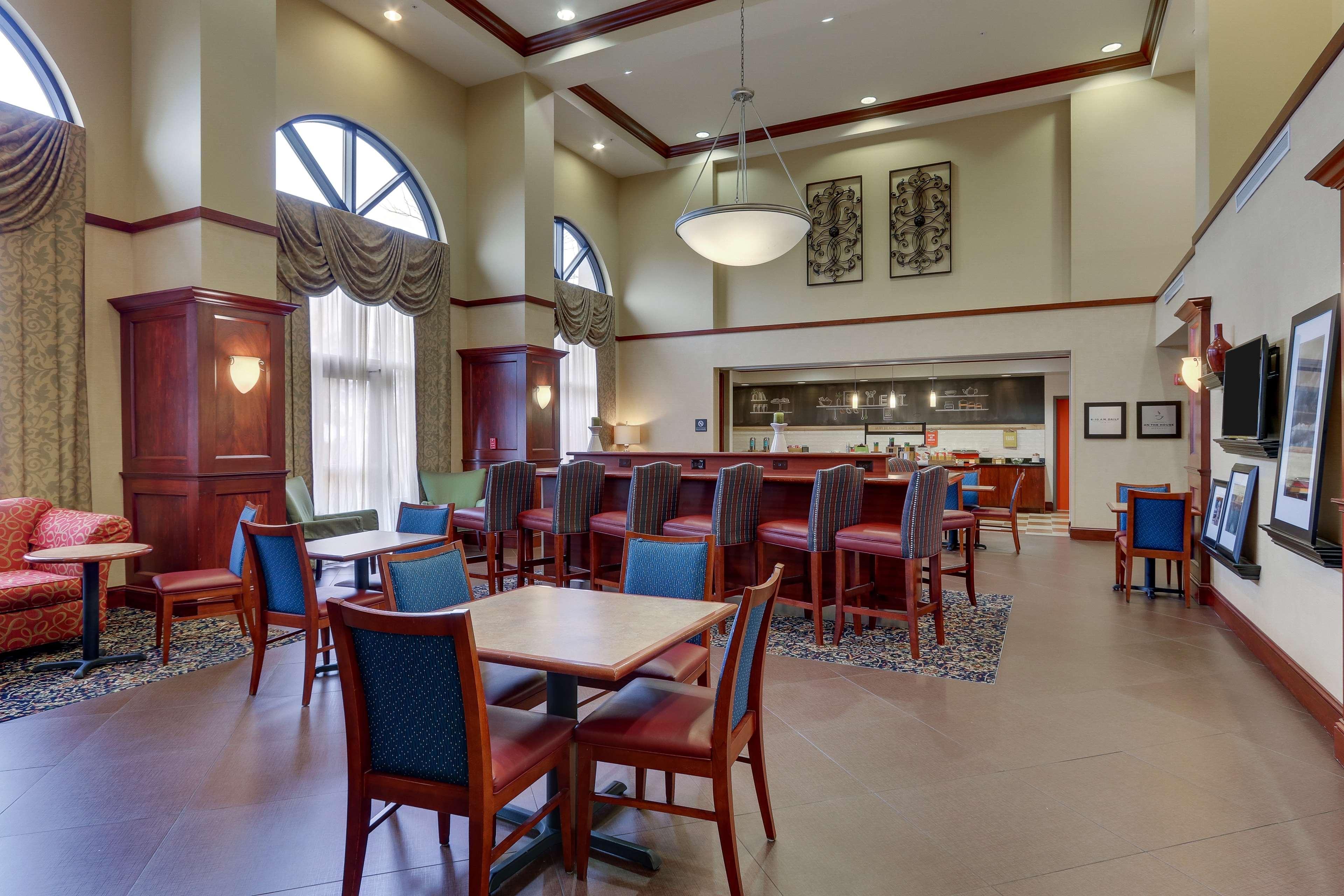 Hampton Inn & Suites Indianapolis-Airport Экстерьер фото