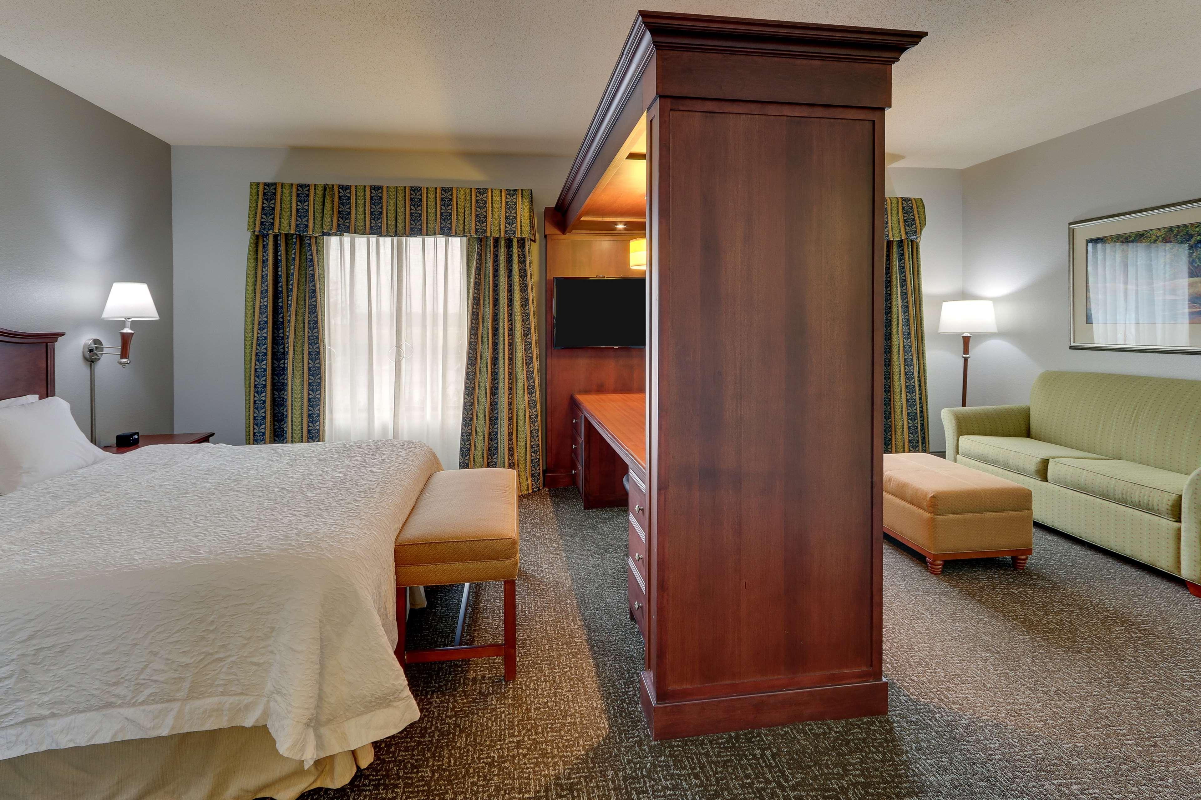Hampton Inn & Suites Indianapolis-Airport Экстерьер фото