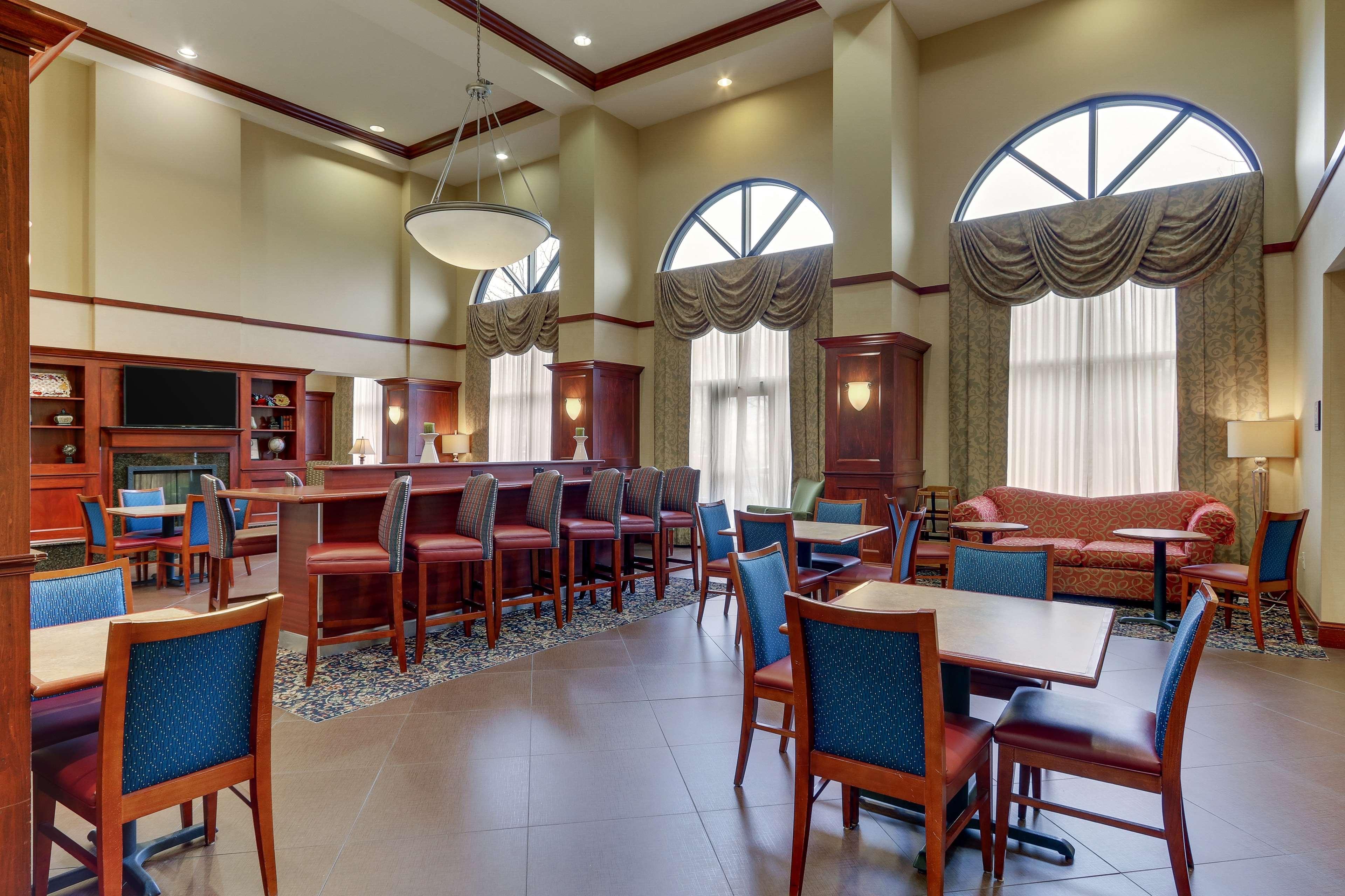 Hampton Inn & Suites Indianapolis-Airport Экстерьер фото