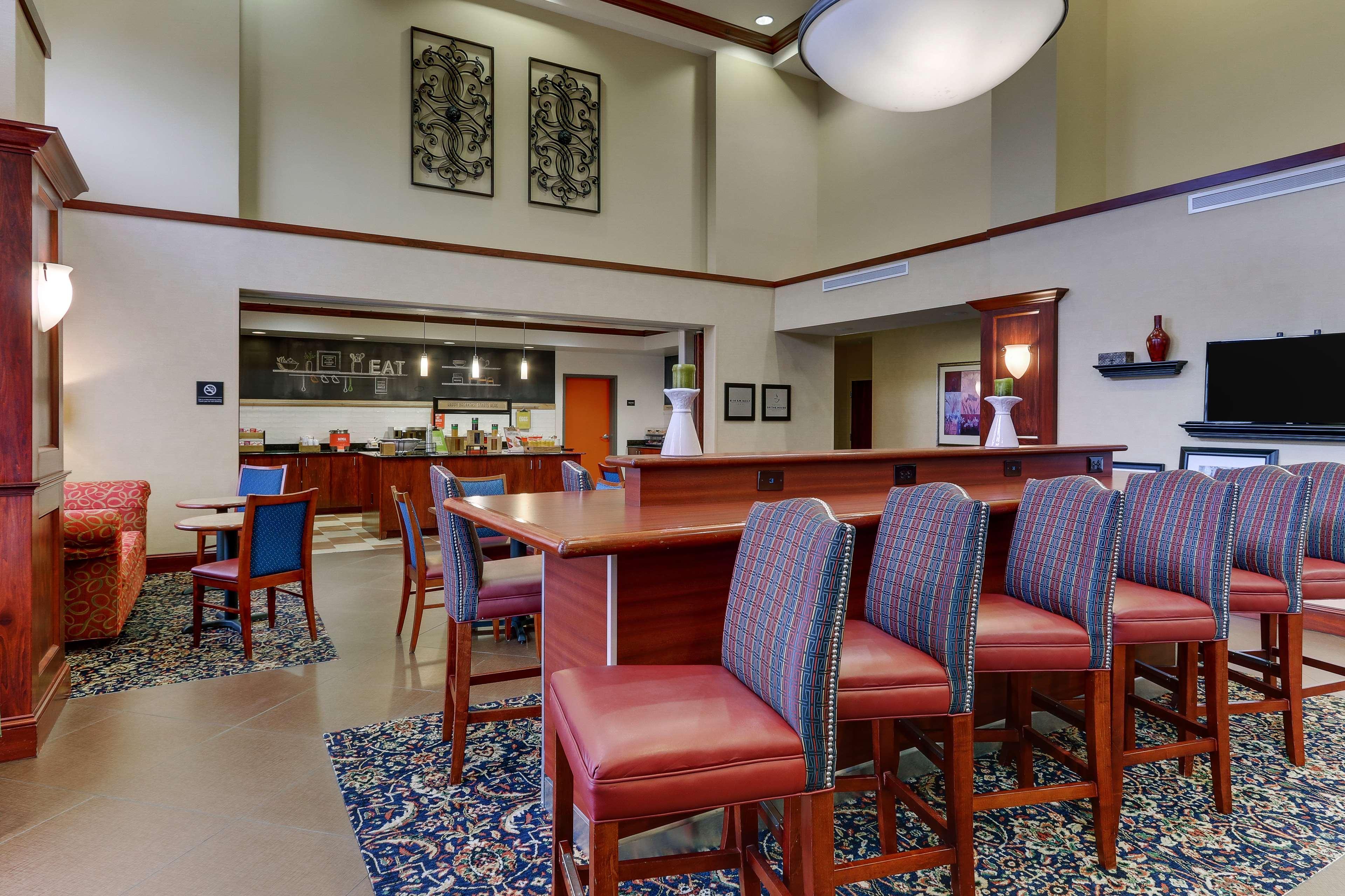 Hampton Inn & Suites Indianapolis-Airport Экстерьер фото