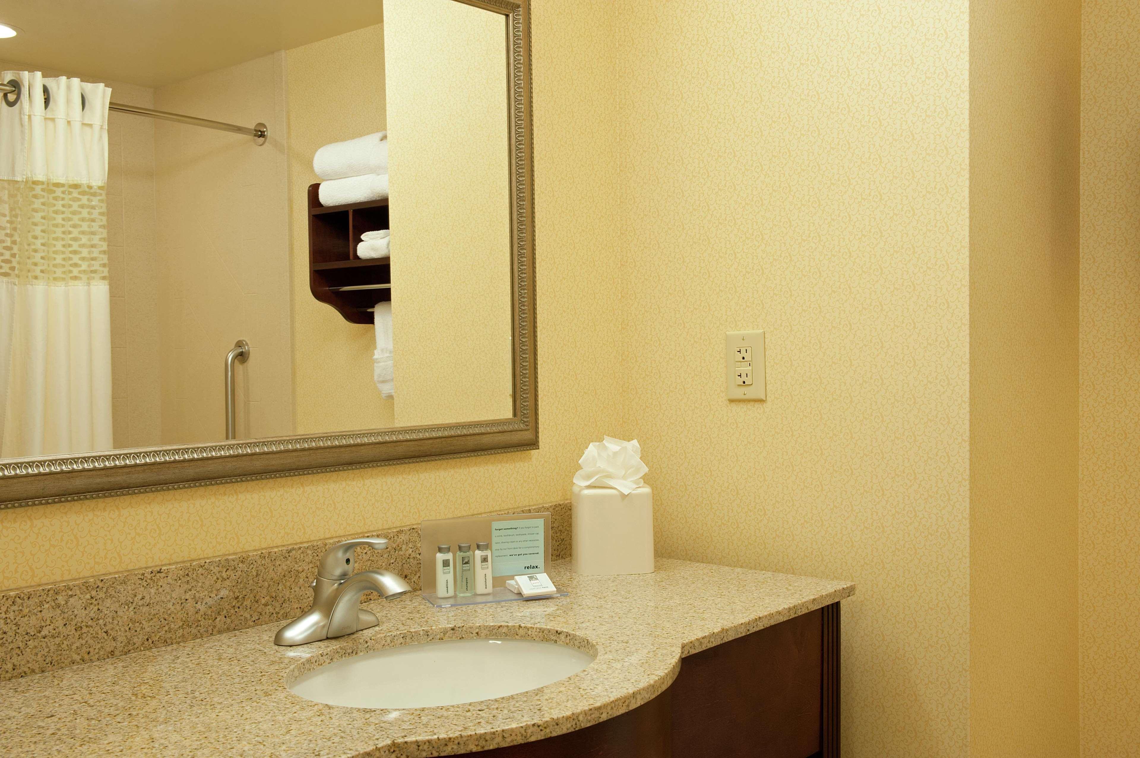 Hampton Inn & Suites Indianapolis-Airport Экстерьер фото