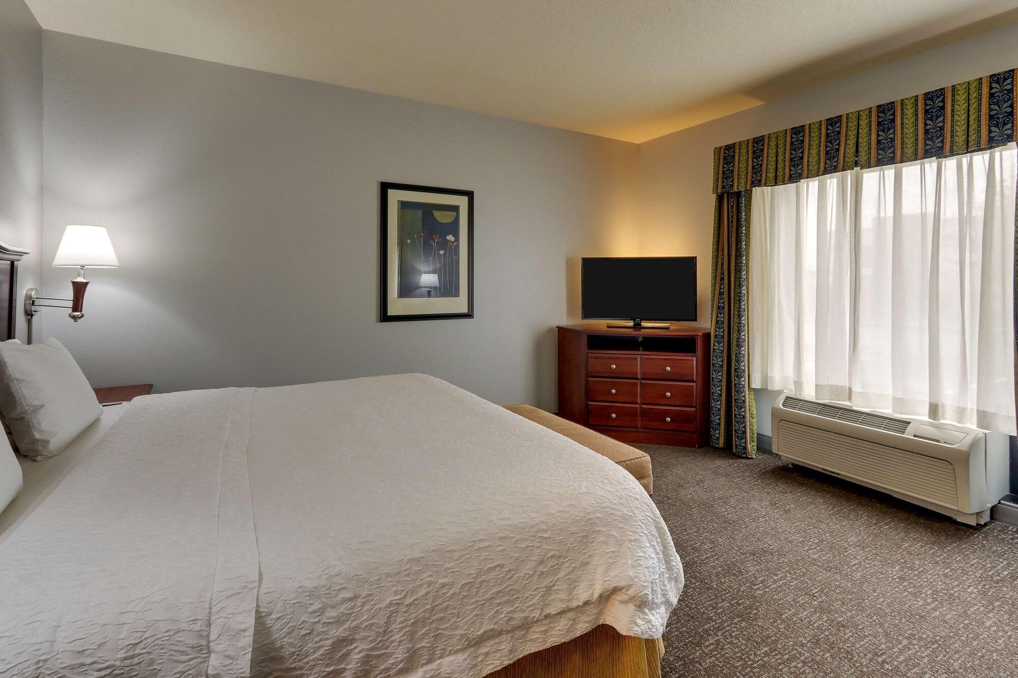 Hampton Inn & Suites Indianapolis-Airport Экстерьер фото