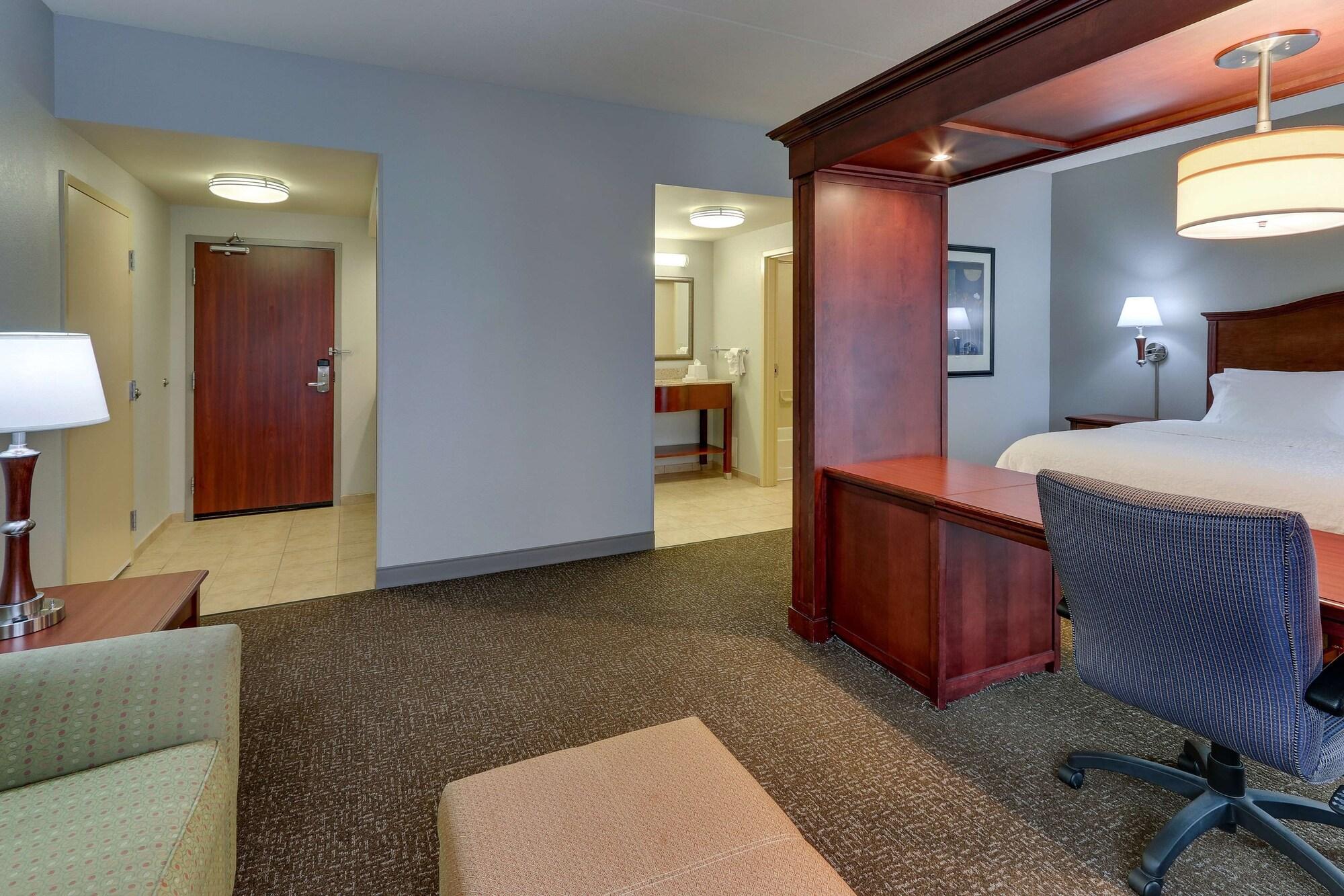 Hampton Inn & Suites Indianapolis-Airport Экстерьер фото