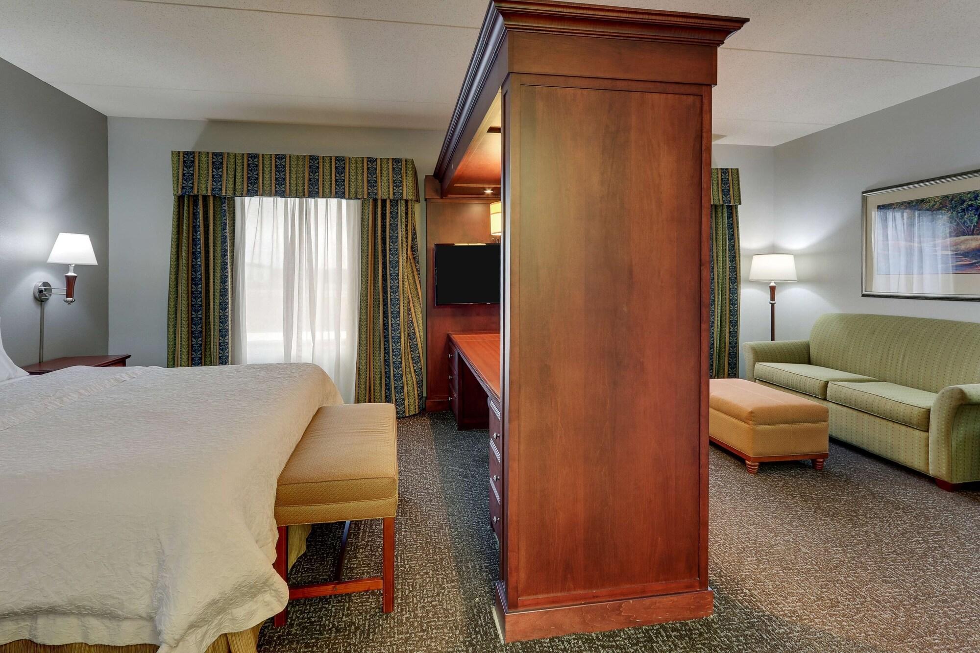 Hampton Inn & Suites Indianapolis-Airport Экстерьер фото