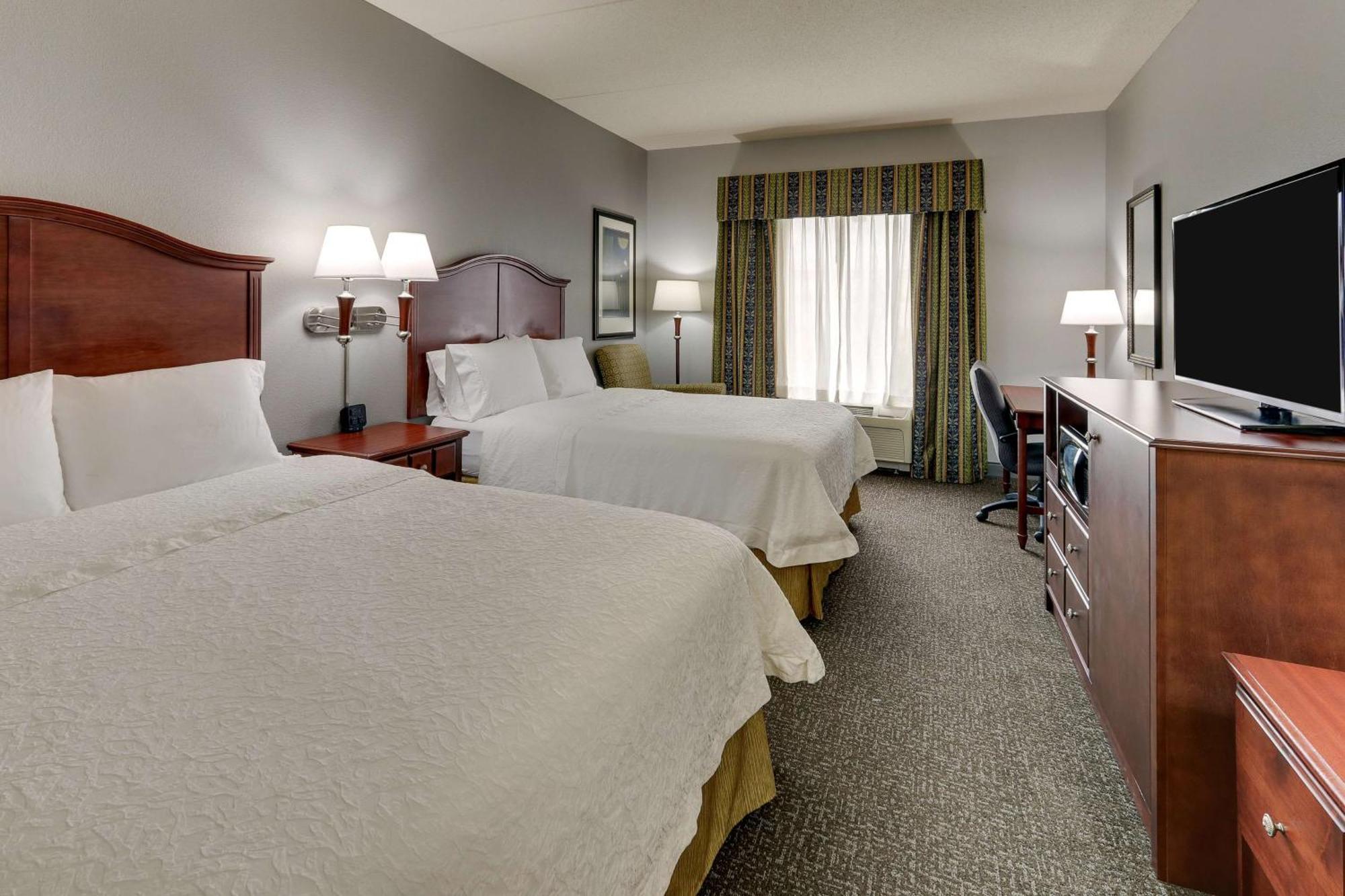 Hampton Inn & Suites Indianapolis-Airport Экстерьер фото