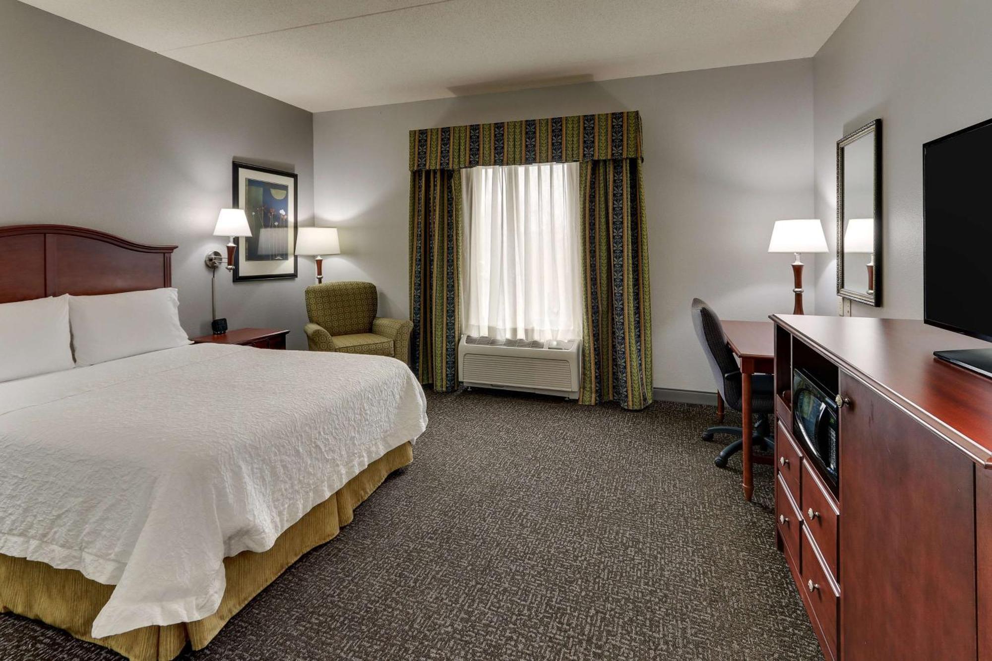 Hampton Inn & Suites Indianapolis-Airport Экстерьер фото